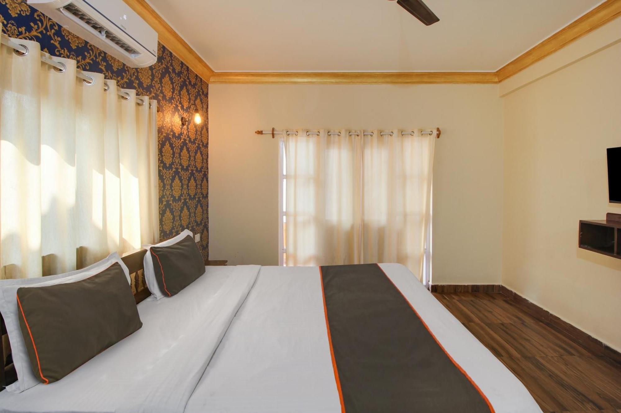 Hotel Collection O Romeos Place Baga Beach Calangute Exterior foto