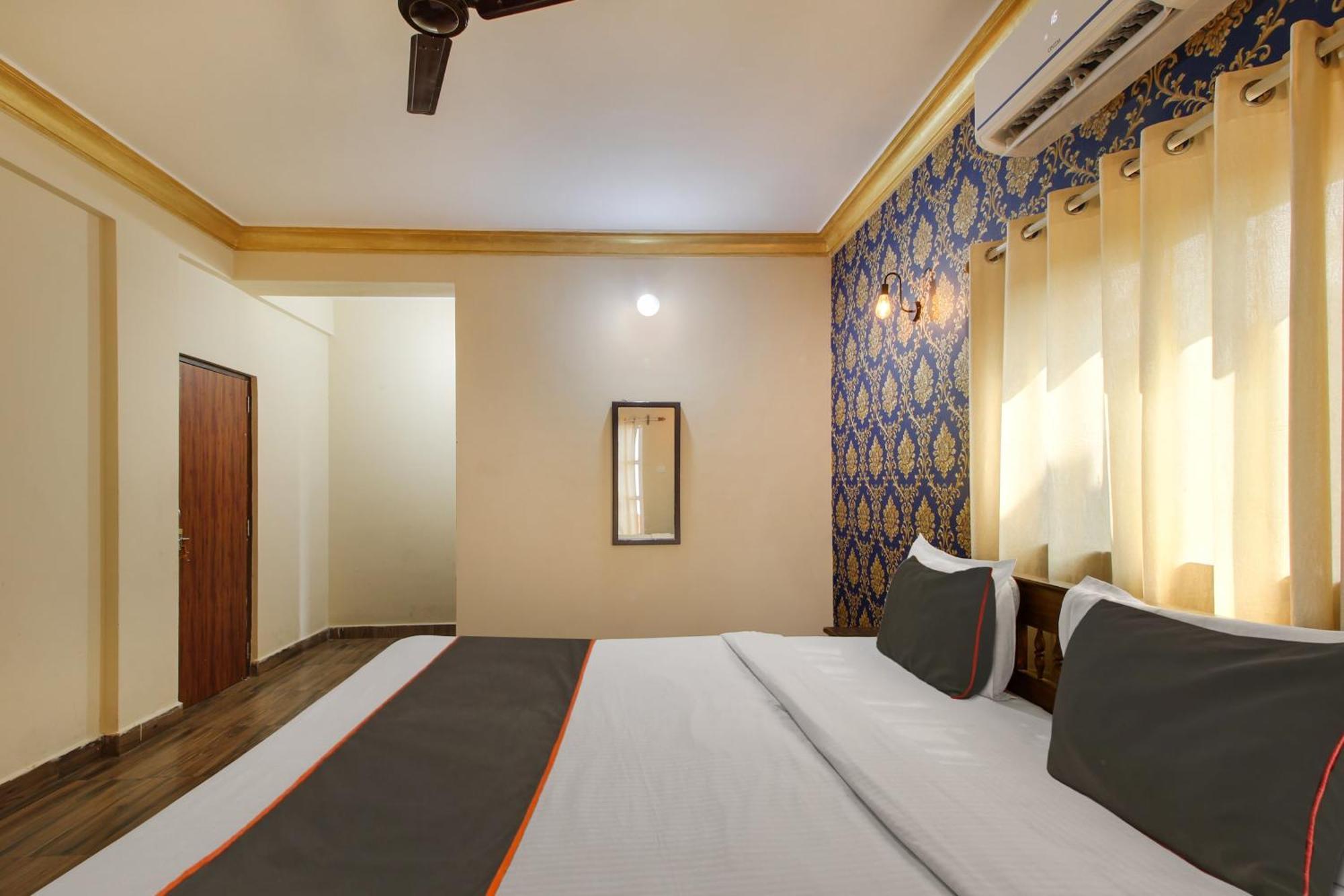 Hotel Collection O Romeos Place Baga Beach Calangute Exterior foto